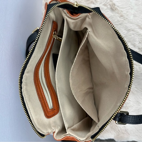 Valentina Italian Women's Cognac Brown Pebbled Leather Shoulder Handheld bag - Picture 8 of 9